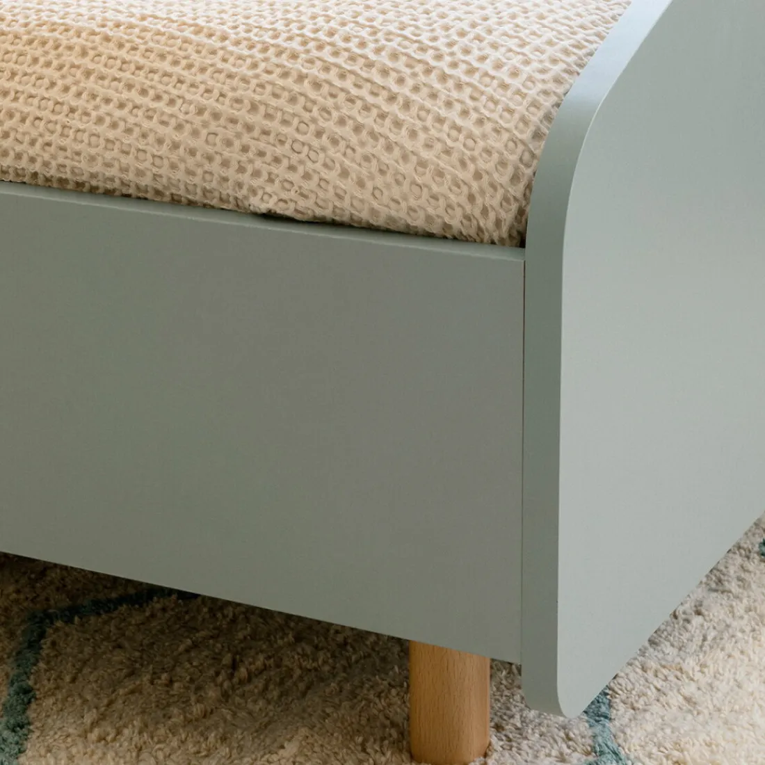 Kenay Home Round Outlet